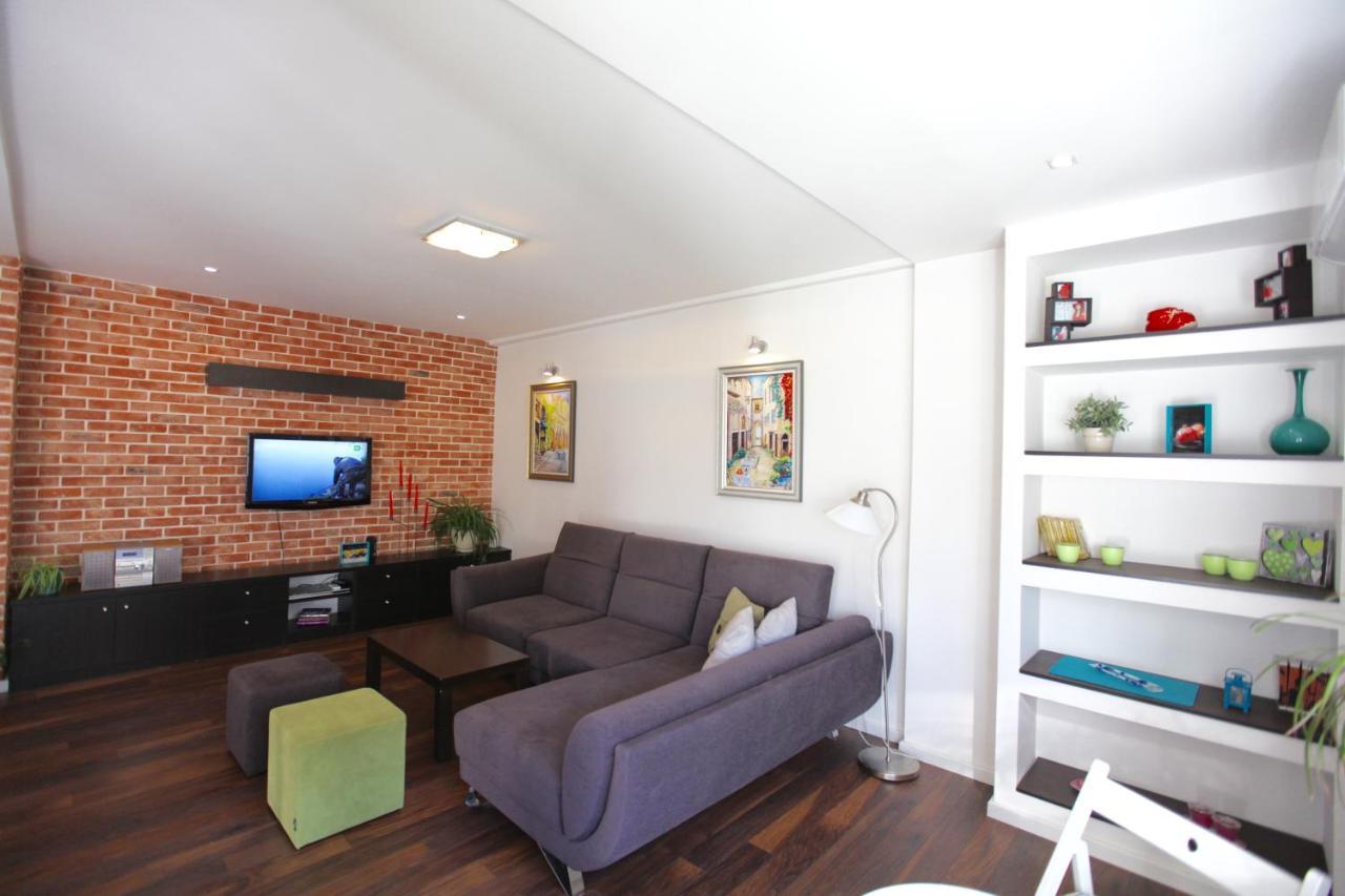Brick Apartment On Macedonia Pedestrian Street 스코페 외부 사진